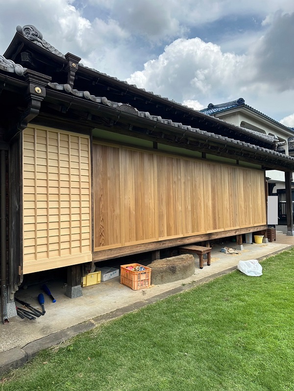 神奈川県横浜市・K様邸　動きの悪くなった木製雨戸の交換・戸袋鏡板交換工事2 (3)