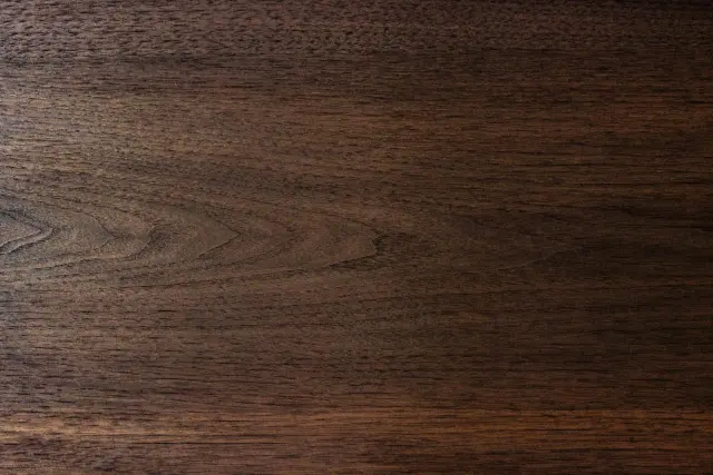 重厚感のある色味で高級感があるウォールナット材(クルミ材)の特徴とは