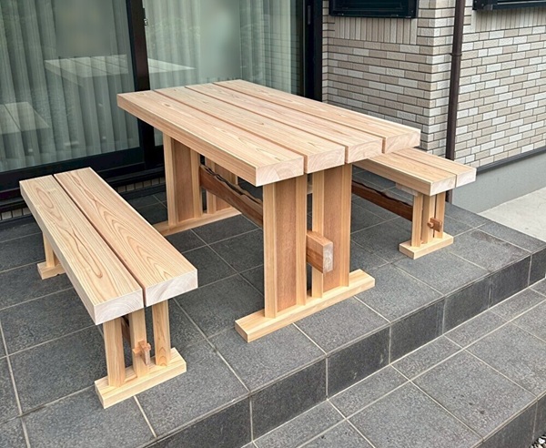 神奈川県横浜市・ご自宅解体時に残った木材で造作テーブルと造作ベンチ (10)