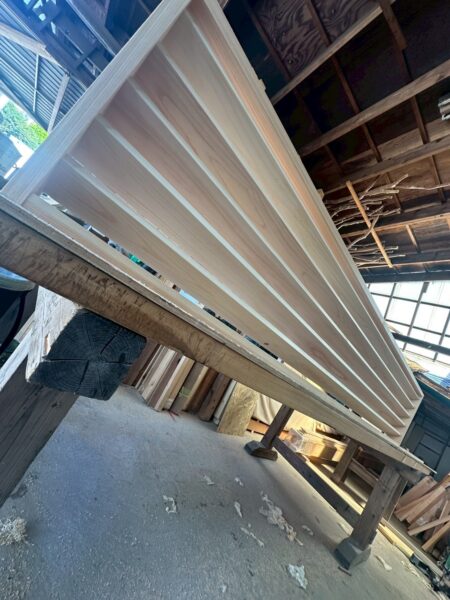 神奈川県横浜市｜マンションエントランスに造作目隠しを設置（宅配BOXルーパー3