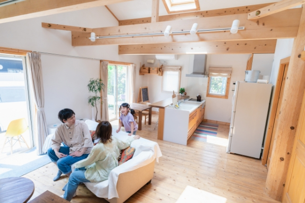 コストを抑える「ハイブリッドな素材使い」