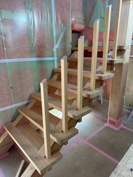 K様邸階段造作中20