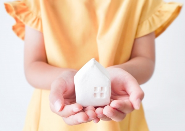 後悔しないフローリング選び完全ガイド|種類・性能・暮らし方で決める床材-暮らし