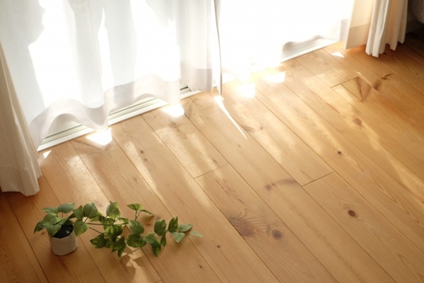 後悔しないフローリング選び完全ガイド|種類・性能・暮らし方で決める床材-無垢床