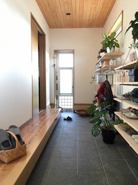 帰りたくなる家は玄関で決まる！暮らしやすくおしゃれな玄関づくりのポイント-動線