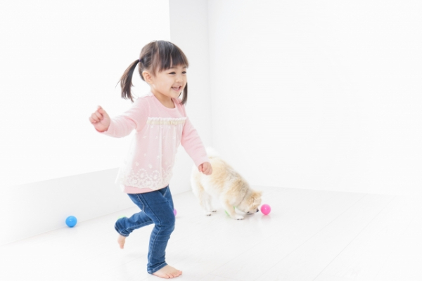 バリアフリー住宅とは？家族みんなが安心して暮らせる住まいづくり-走り回る子供