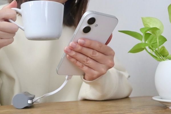 家づくりで後悔しない!コンセント計画で失敗しないためのポイント-スマホ充電